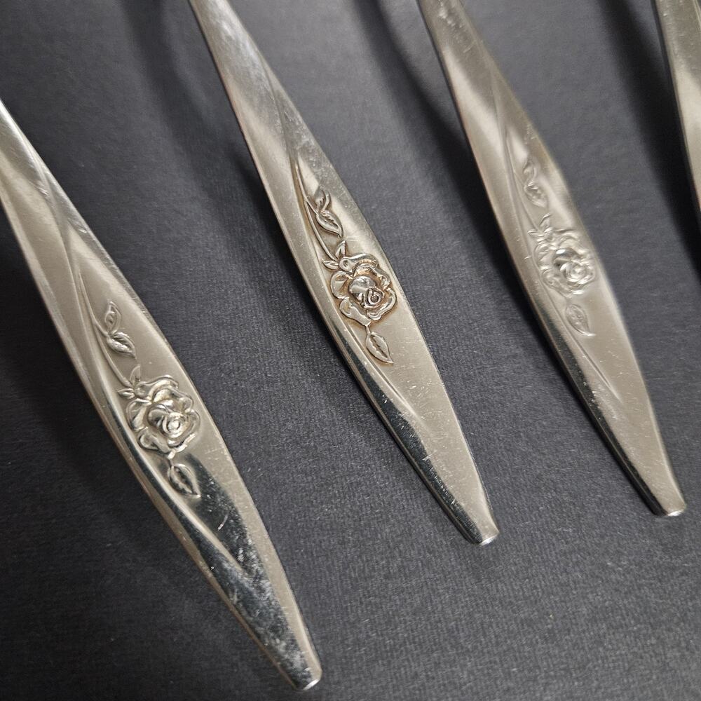 Oneidacraft Set Of 7 Lasting Rose Stainless Steel Tablespoon Silverware - Picture 2 of 3